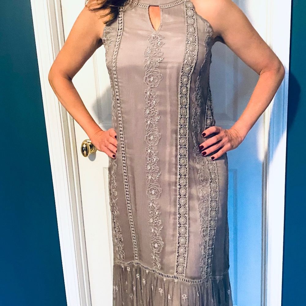 Sundance Special Occasion Halter-style embroidered dress size 2